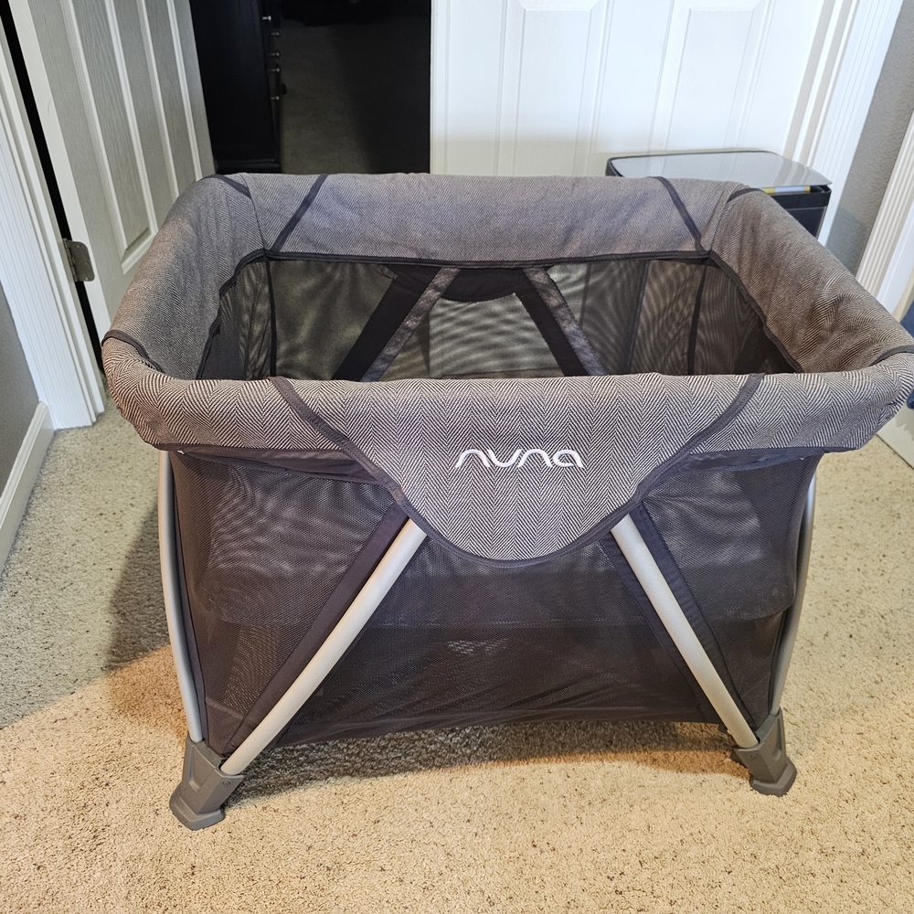 Nuna Mini Kids Travel Playpen